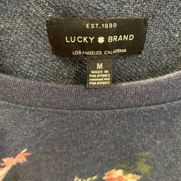 Navy Blue w/ Pink/White Floral Design Top - Picture 2 of 4